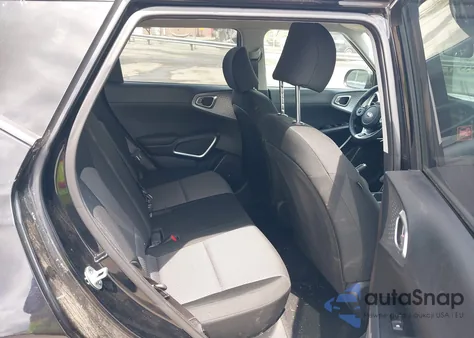 2020 Kia Soul Lx z USA, uszkodzony, nr VIN KNDJ23AU4L7004095